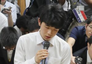 藤井聡太四段、連勝記録更新ならず　初の公式戦敗北