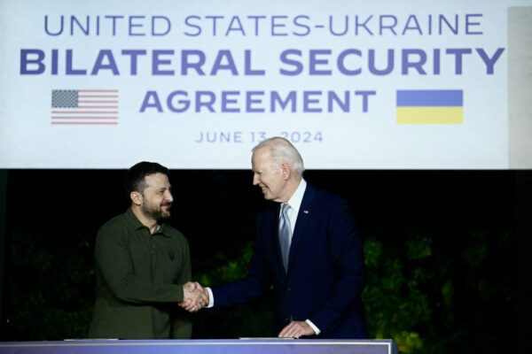バイデン大統領、ゼレンスキー大統領と10年の安全保障協定を締結