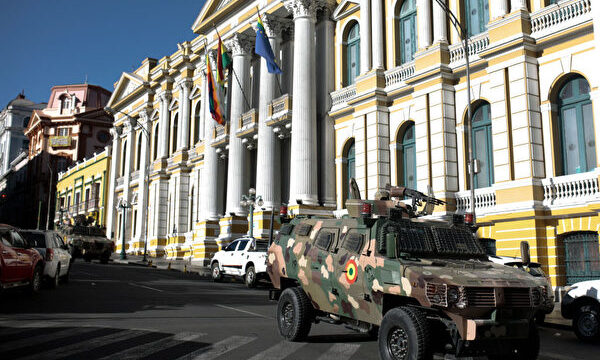 兵士が中央広場を占領、 大統領がクーデターを主張＝ボリビア