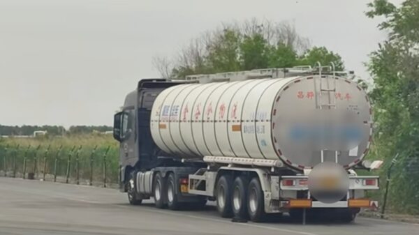 液体燃料と食用油を「混載」　中国「タンク車」の恐怖
