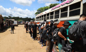 【プレミアム】パナマ・ダリエン地峡に移民が殺到　新大統領の経路封鎖対策開始前