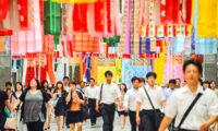 仙台七夕祭り 色鮮やかに舞い降りた織女