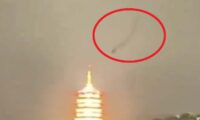 【動画あり】中国の仏塔上空に「魔物」現れる？