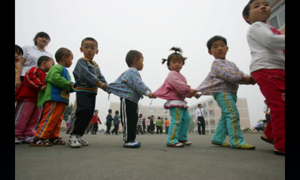 園長が前払いの学費を持って夜逃げし幼稚園が閉園　取り残された保護者は呆然＝中国