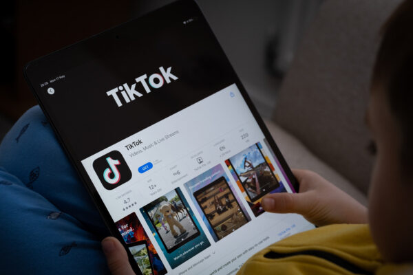 ロシアがTikTokに罰金472万円　国際的な規制の波