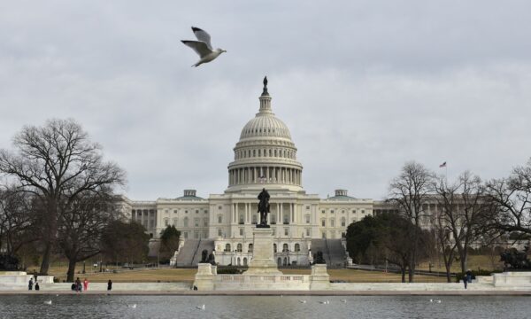 公平性重視の方針　米政府のDEI関連職務停止へ